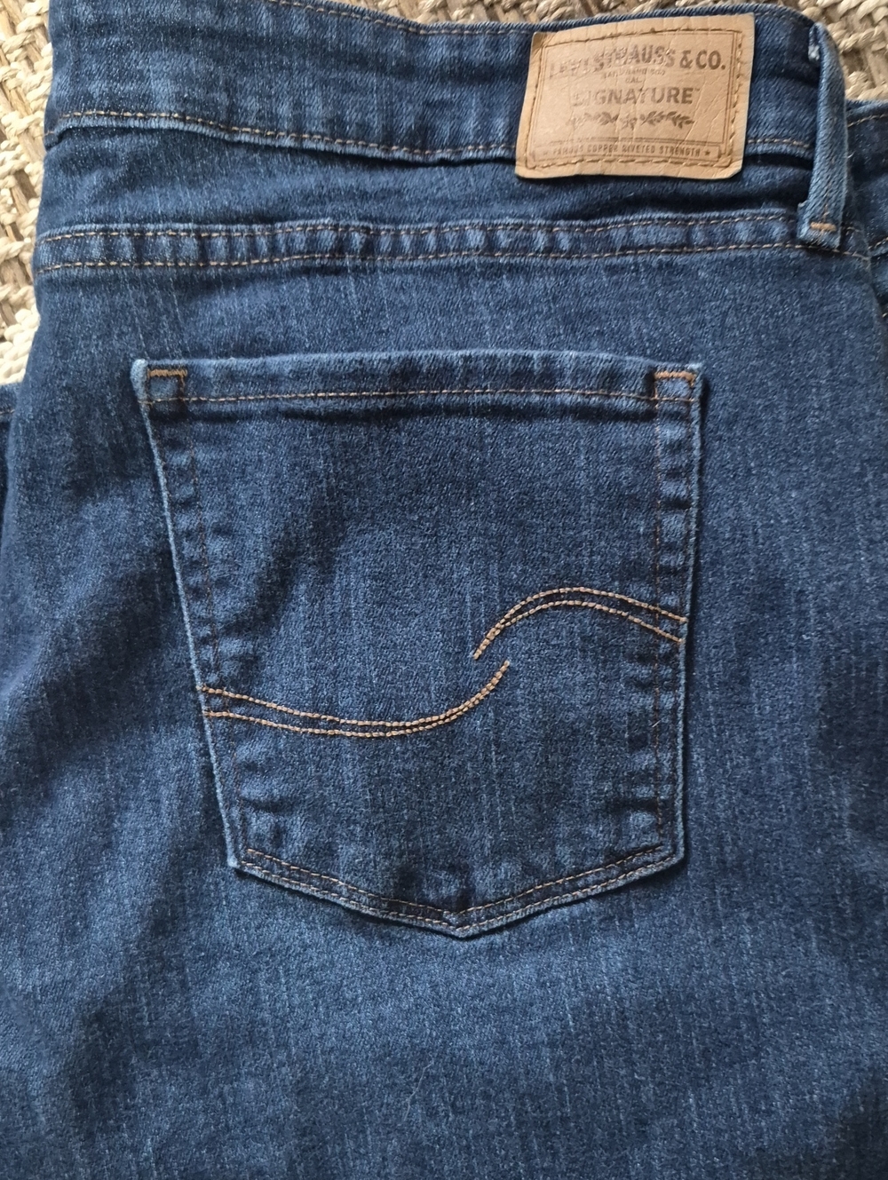 Levi Mid Rise Skinny - Picture 4 of 5